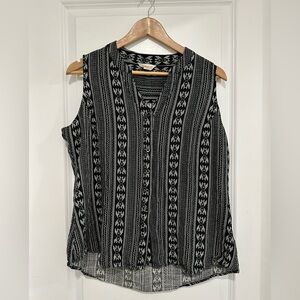 Weatherproof Vintage Brand Black and White Geometric Blouse Womns Size Large